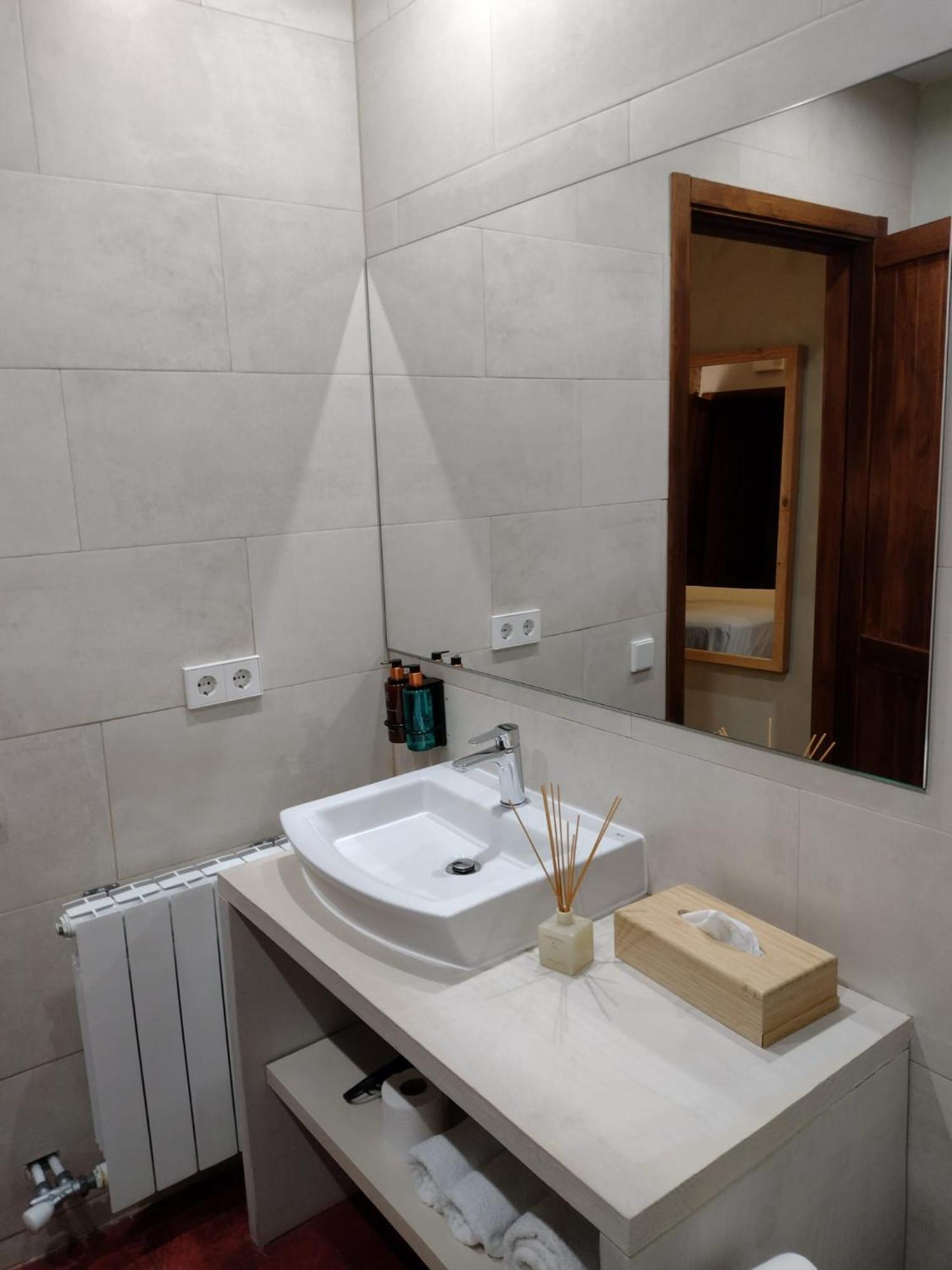 Hostal De Bianya La Vall de Bianya Exteriér fotografie